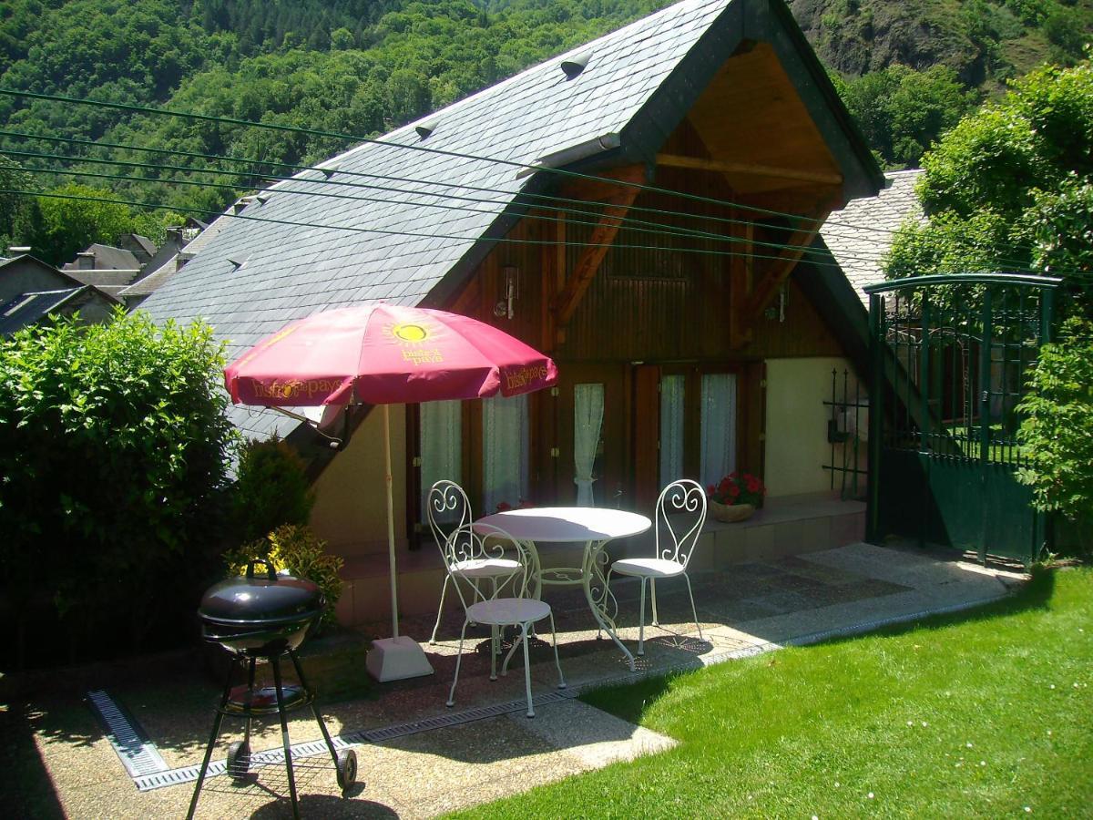 petite maison de montagne avec jardin Cier-de-Luchon Extérieur photo